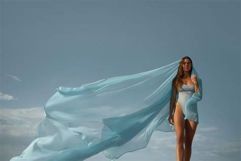 Lista Para Lucir Bikini LOFF IT