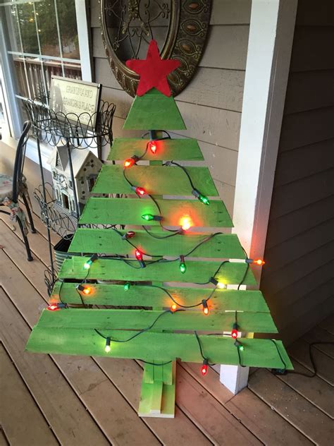 Pallet Christmas Tree With Lights Pallet Xmas Tree Pallet Christmas