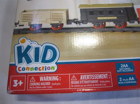 Kid Connection Railroad Engine And Tracks Complete