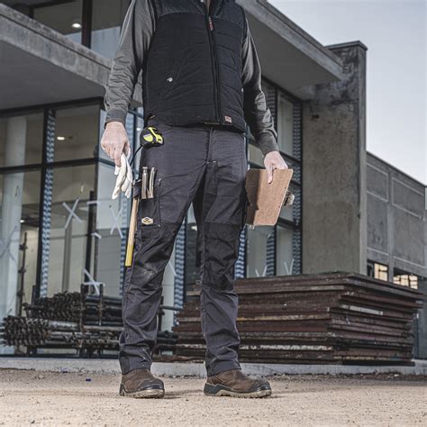 Astore shopping deals are helping customers save on tech gear 22