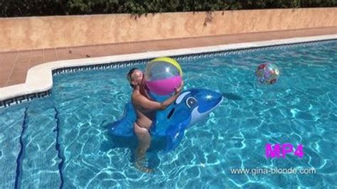 Gina Blonde Gina Blonde Inflatables On Holiday Solo MP