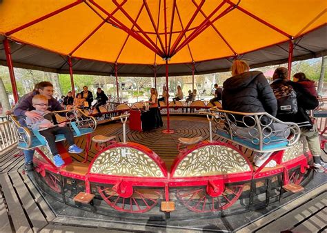 Efteling Eert Grondlegger Anton Pieck Met Vernieuwd Plein Parkplanet