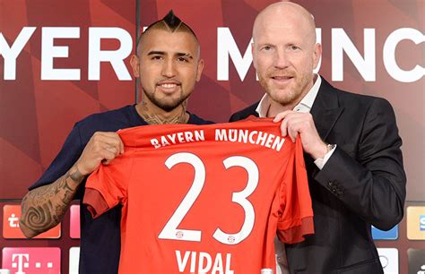 Arturo Vidal Fue Presentado En El Bayern Munich CONMEBOL