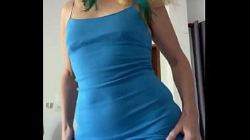 Rubia Sexy Con Vestido Azul Muestra Sus Tetas XVIDEOS