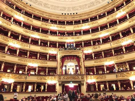 Milán tour guiado del Duomo y La Scala de Milán GetYourGuide