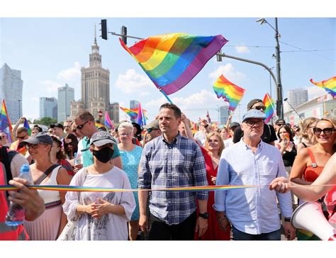 Polonia Polacchi E Ucraini Nella Gay Pride A Varsavia EspansioneTv
