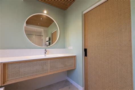 Corr Ze Transformation D Une Maison En Corr Ze Modern Bathroom