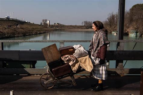 Di là dal fiume e tra gli alberi CorrieredelVeneto it