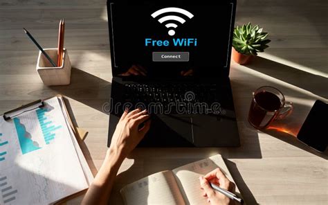 Connexion Gratuite De Wifi Sur L Cran De Dispositif Internet Et