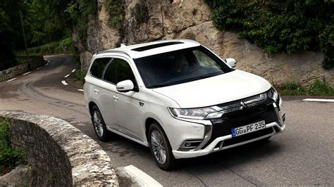 2019 Mitsubishi Outlander Phev First Drive High Voltage