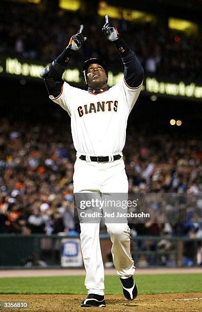 Barry Bonds Home Run Record Photos and Premium High Res Pictures ...