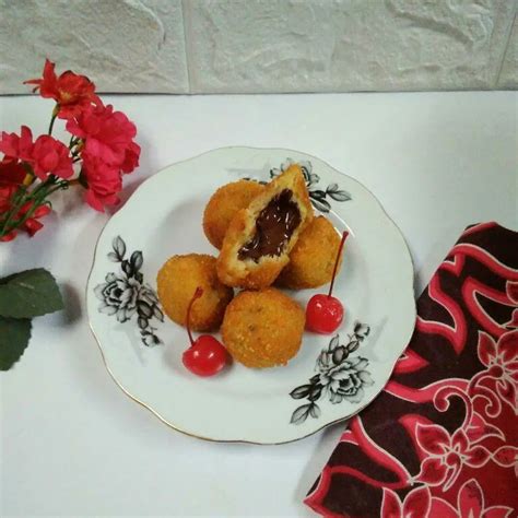 Resep Bola Pisang Coklat Leleh Sederhana Rumahan di Yummy App