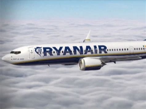 Infarct în timpul unui zbor Ryanair din Italia Bărbat salvat de la