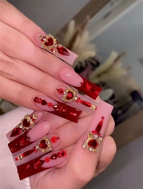 Pin By Fernanda Guzman On U As Red And Gold Nails Quinceanera Nails