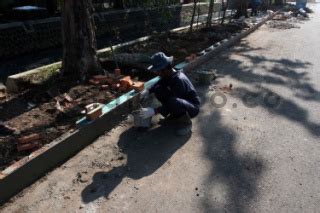 Perbaikan Bantaran Kali Di Kelapa Gading Datatempo