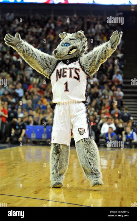 New jersey nets mascot hi-res stock photography and images - Alamy