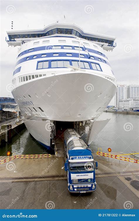 Ship transportation truck editorial photography. Image of icon - 21781322