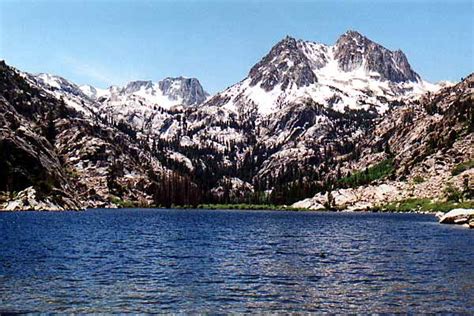 Backpacking Crown Lake: Hoover Wilderness, CA