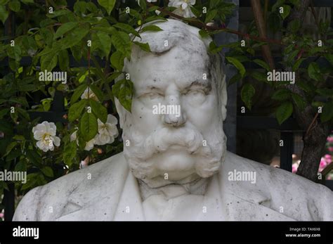 Bust of Jules Gravereaux at Roseraie du Val de Marne L Haÿ les Roses