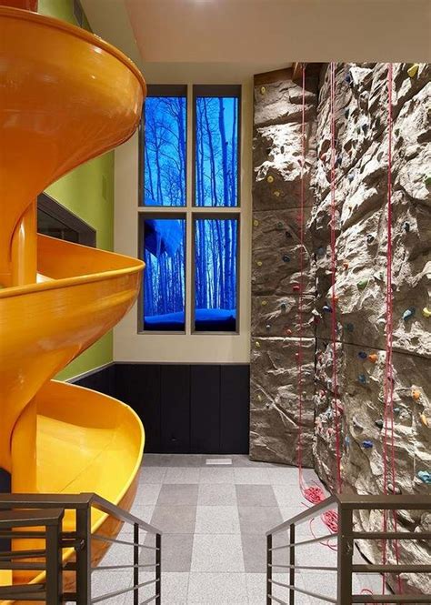 Indoor rock climbing – how to construct a rock climbing wall at home?