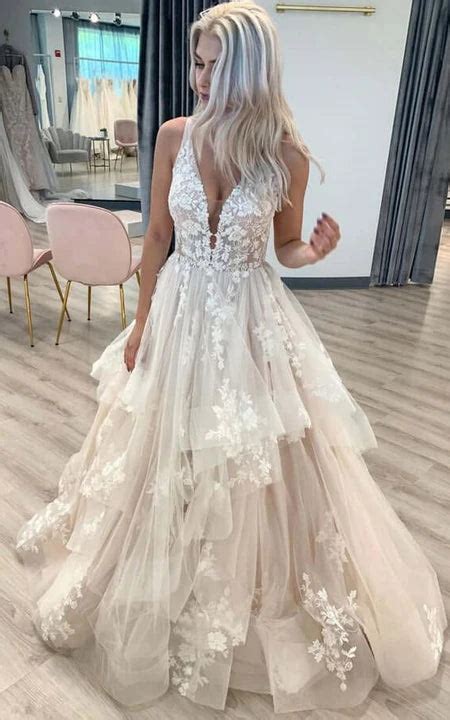 Sexy Plunged A Line Ball Gown Tulle Layered Lace Applique Wedding Dres