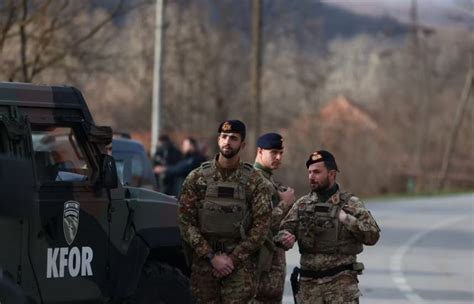 Tensionet në veri të Kosovës thirrja e NATO s Zgjidhni situatën