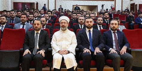 Diyanet İşleri Başkanı Erbaş Rizede aday din görevlileriyle bir araya