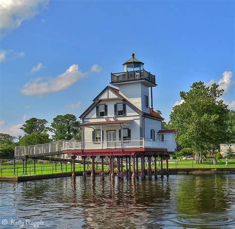 Edenton Lighthouse | HDR creme