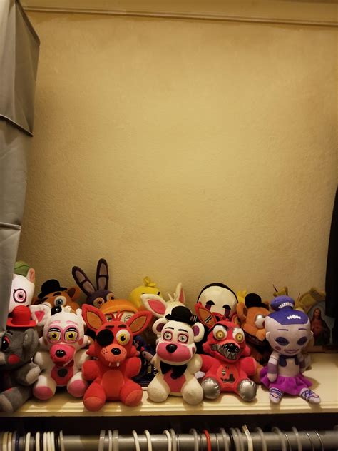 My Closet filled with FNAF Plushies : r/fivenightsatfreddys