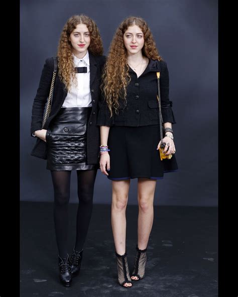 Photo Haya Et Sama Abu Khadra Photocall Du Defile De Mode Chanel