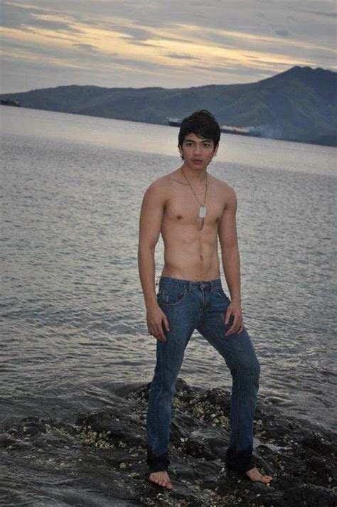 HOT AND SEXY TEEN HEARTTHROB JAK ROBERTO Discreet Magazine