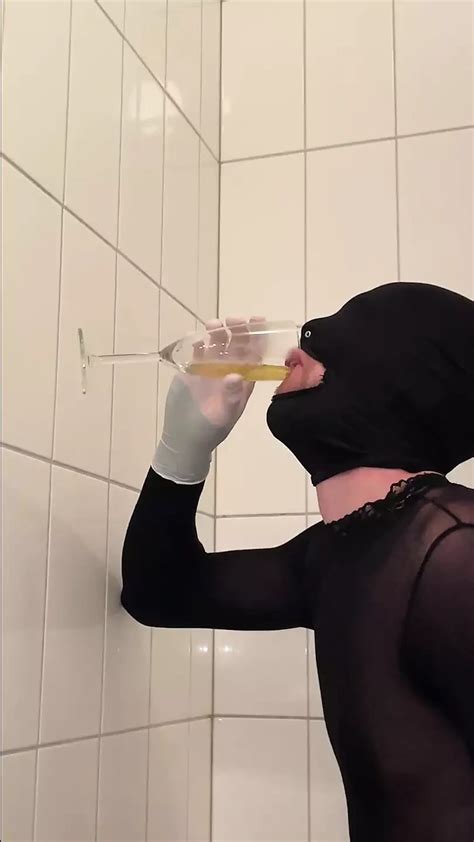 Trying To Drink My Own Piss Gay Amateur Amateur Porn Feat Selfspanker Xhamster