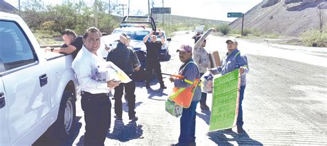 Se Solidarizan Polic As Con Obreros De Ahmsa La Prensa De Coahuila