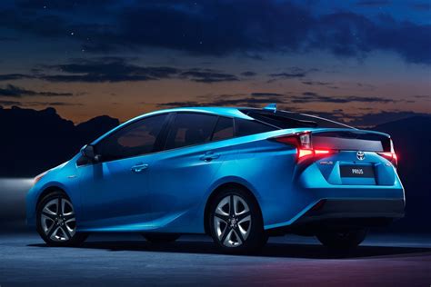 Toyota Prius Renovado Ameniza Visual Pol Mico E Ganha Tra O Integral