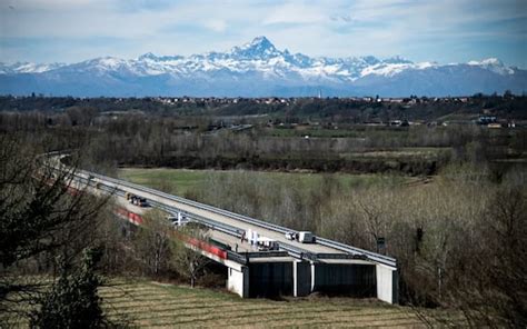 Asti Cuneo L Autostrada Incompiuta Che Finisce Nel Nulla Foto Sky Tg