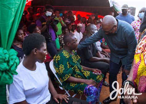 Mahama Visits Ejura Accident Victims Donates ¢50 000