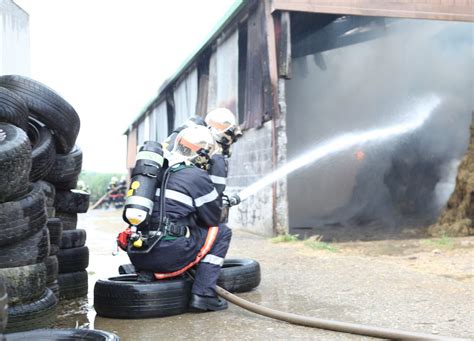 Largitzen Faits Divers Un Hangar Agricole En Feu