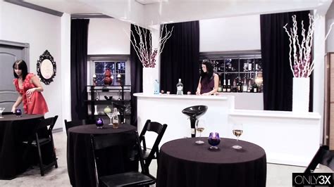 Jessica Valentino tem um encontro lésbico milf india summer versão premium da The Only3x