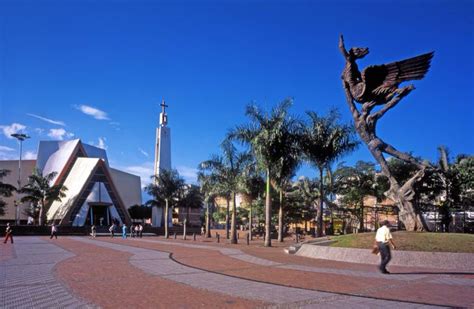 Plaza De Bol Var Armenia Quindio Armenia The Beautiful Country City