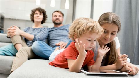 Temps d’écran et vision : précautions à prendre pour les enfants – Blog