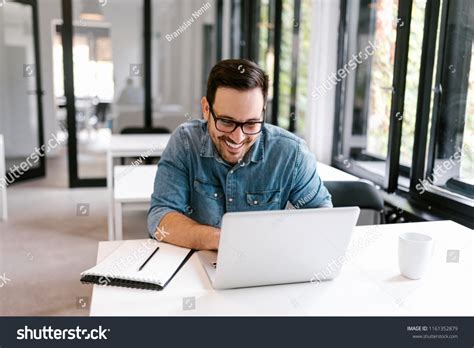 844,074 Business laptop happy Images, Stock Photos & Vectors | Shutterstock