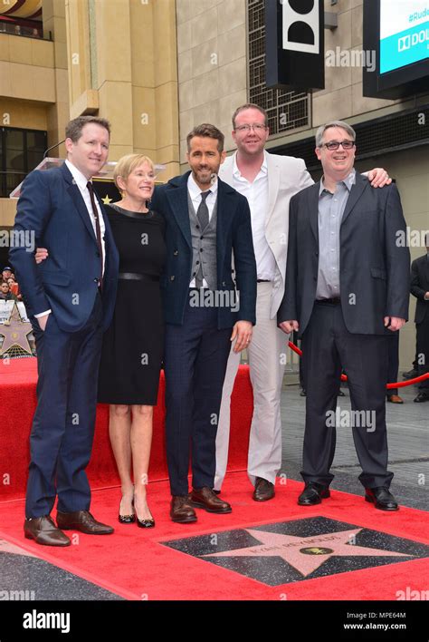 Ryan Reynolds Siblings