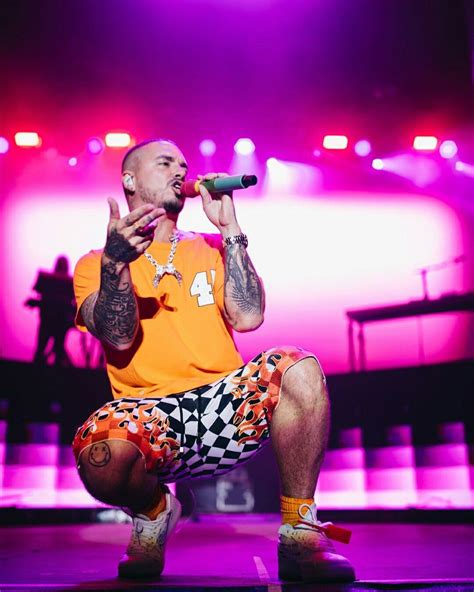 J Balvin Jbalvin Cantante Vibras Colombiano Album Concierto