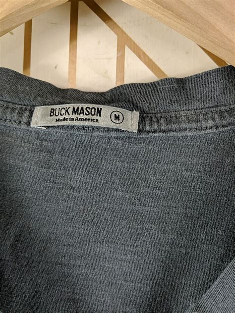 Buck Mason Men S V Neck Slub Cotton Tee Grey Gray Curve Hem Size Medium