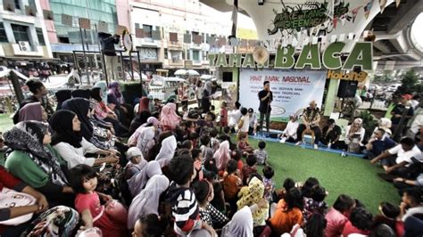 Menggapai Asa Di Taman Baca Kolong Fly Over Ciputat