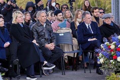 Jean Paul Belmondo ses enfants et petits enfants réunis à Paris pour