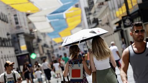 Madrid Se Prepara Para Las Olas De Calor Piscinas Museos Y La Playa