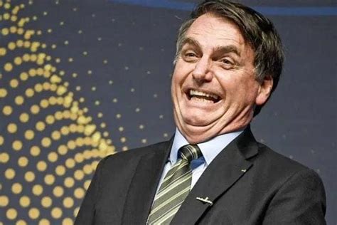 Nova MP de Bolsonaro prevê redução de até 70 dos salários e suspensão