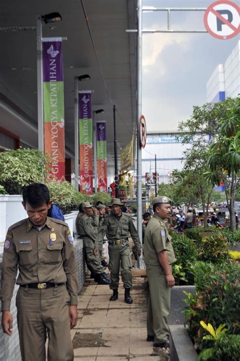 Relokasi Pkl Bandung Antara Foto