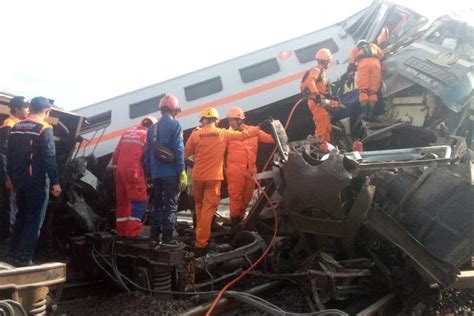 Penyebab Tabrakan Kereta Api Di Cicalengka Hari Ini Antara Ka Turangga